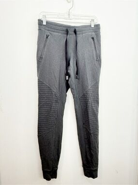 Alo Yoga Women’s Urban Moto Sweatpant Jogger Size Small Gray